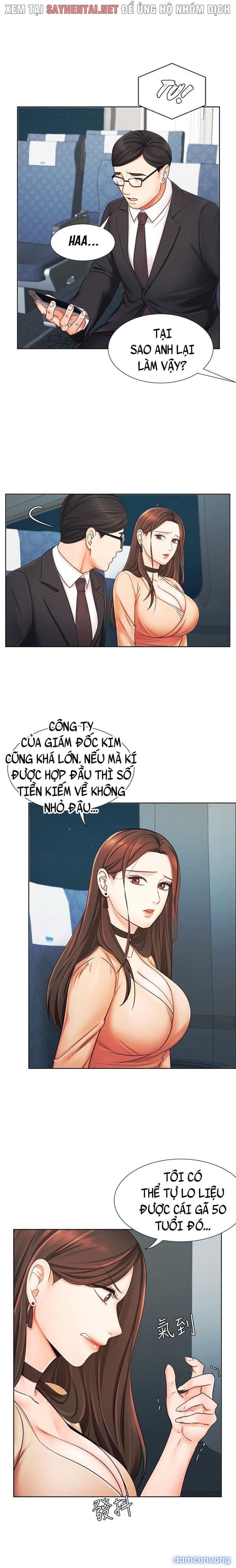 Nữ Nhân Viên Đắt Hàng 
