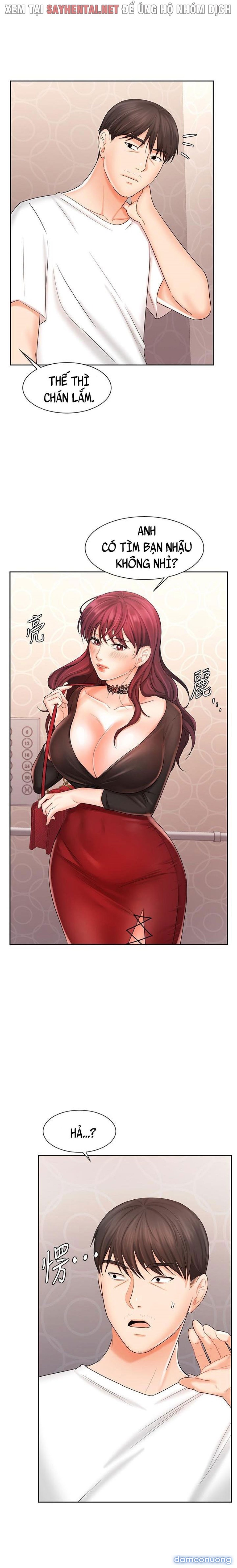 Nữ Nhân Viên Đắt Hàng 