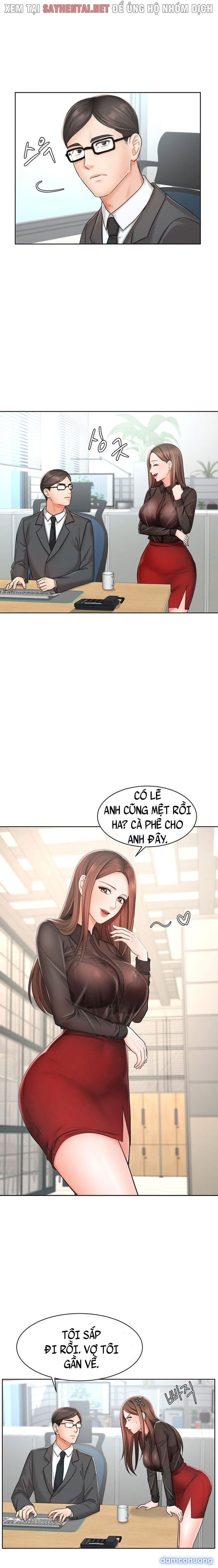 Nữ Nhân Viên Đắt Hàng 