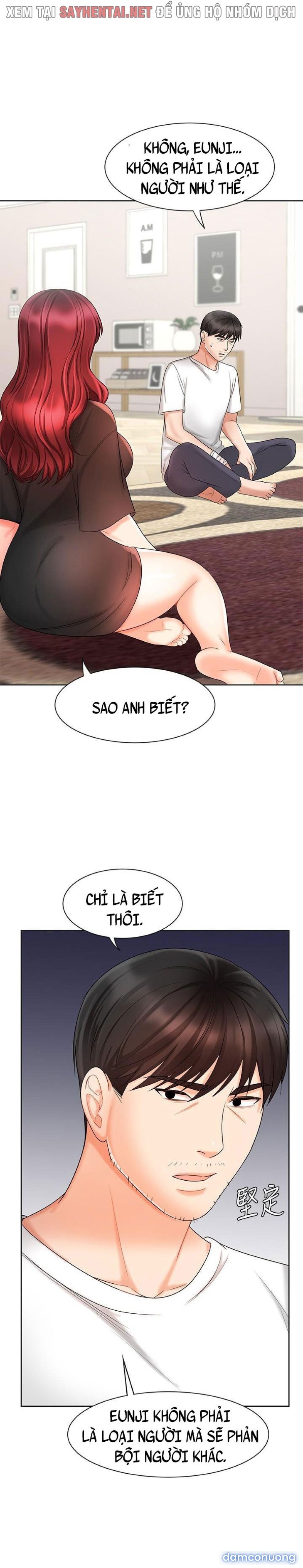 Nữ Nhân Viên Đắt Hàng 