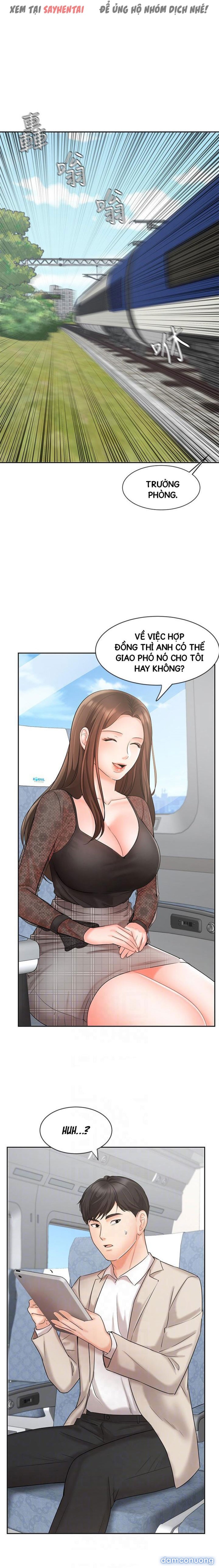 Nữ Nhân Viên Đắt Hàng 