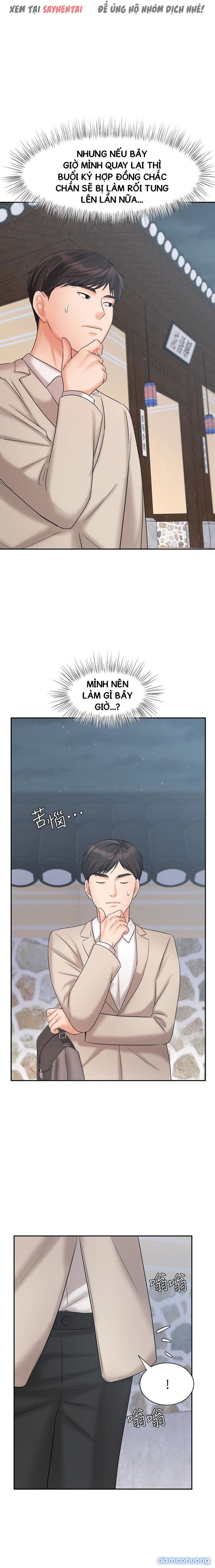Nữ Nhân Viên Đắt Hàng 