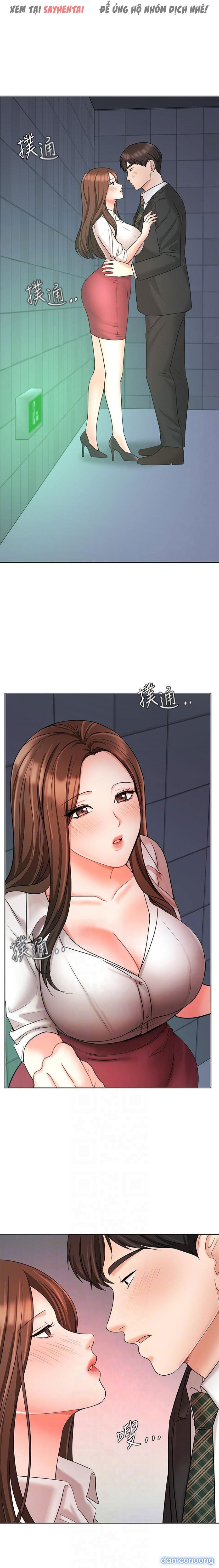 Nữ Nhân Viên Đắt Hàng 