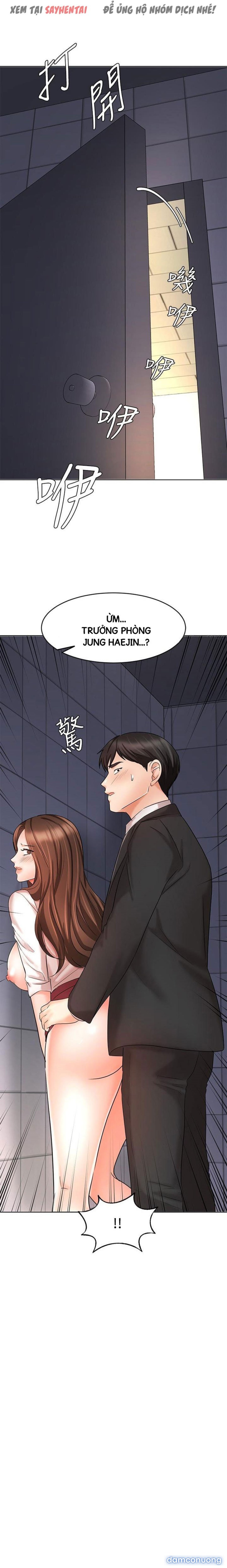 Nữ Nhân Viên Đắt Hàng 