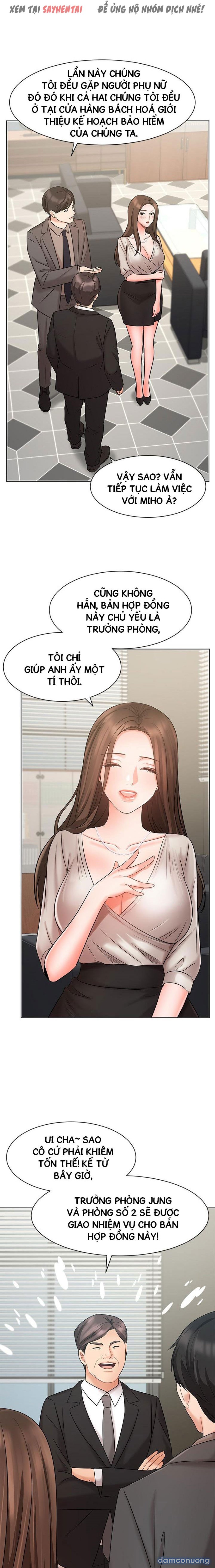 Nữ Nhân Viên Đắt Hàng 