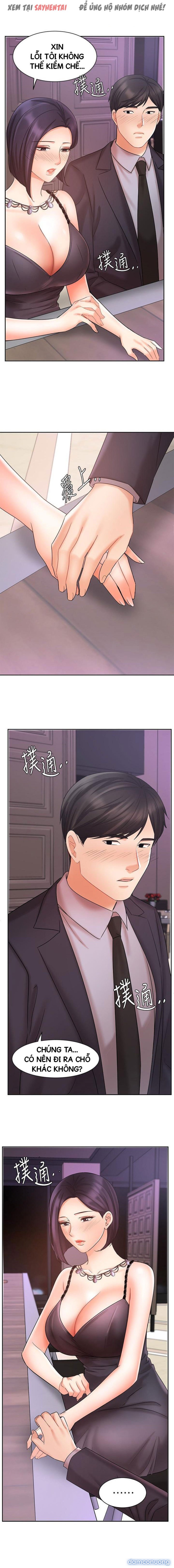 Nữ Nhân Viên Đắt Hàng 