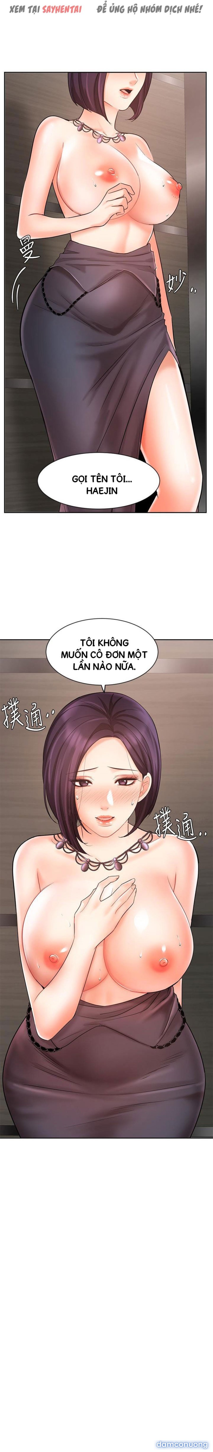 Nữ Nhân Viên Đắt Hàng 