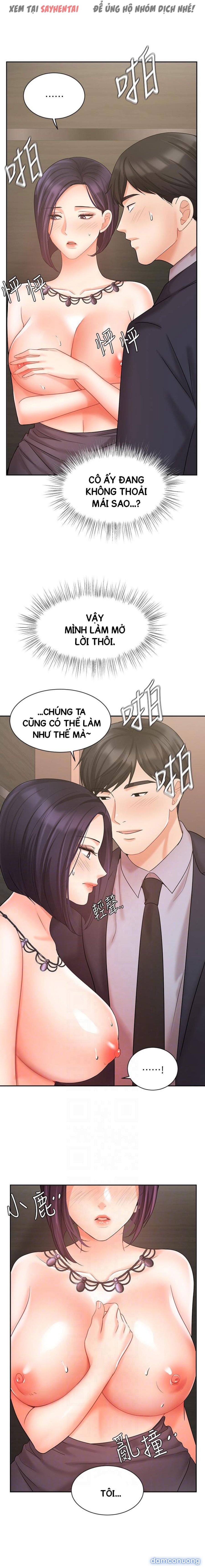 Nữ Nhân Viên Đắt Hàng 