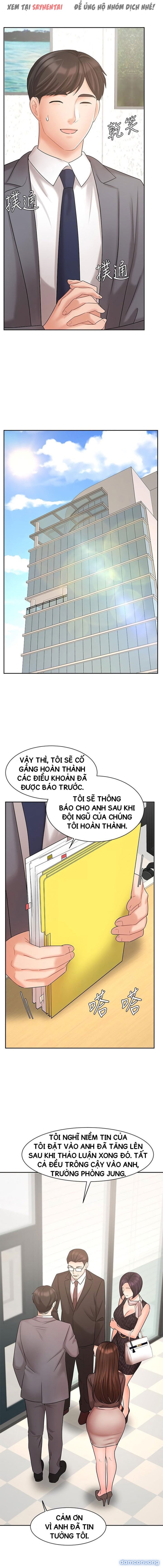 Nữ Nhân Viên Đắt Hàng 