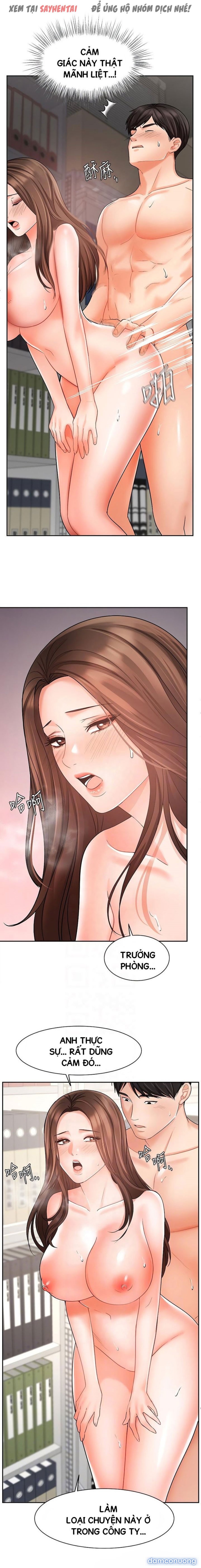 Nữ Nhân Viên Đắt Hàng 