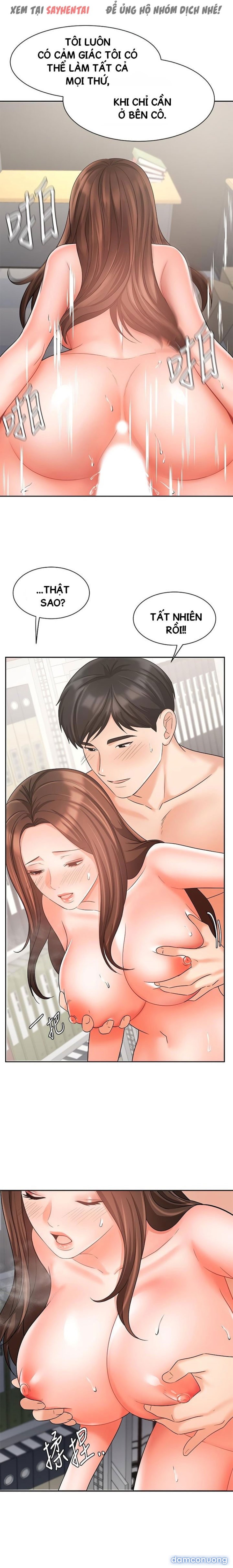 Nữ Nhân Viên Đắt Hàng 