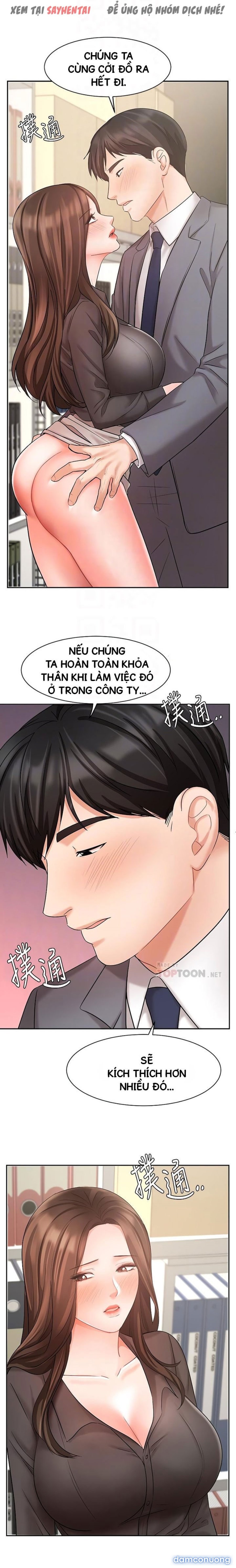 Nữ Nhân Viên Đắt Hàng 