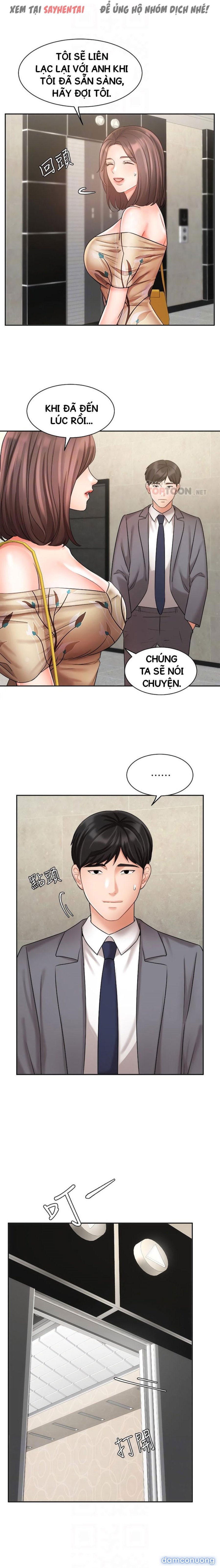 Nữ Nhân Viên Đắt Hàng 