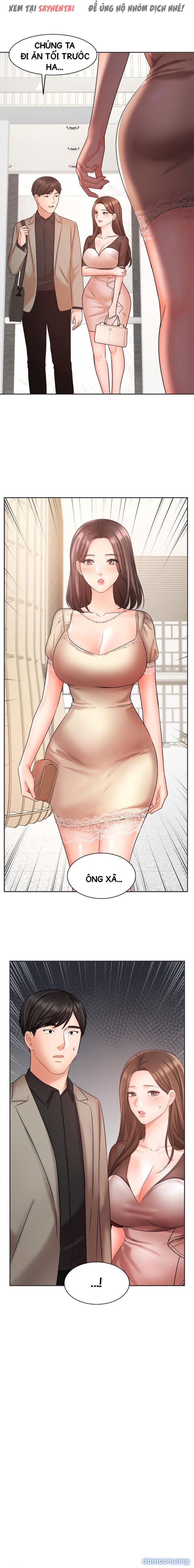 Nữ Nhân Viên Đắt Hàng 