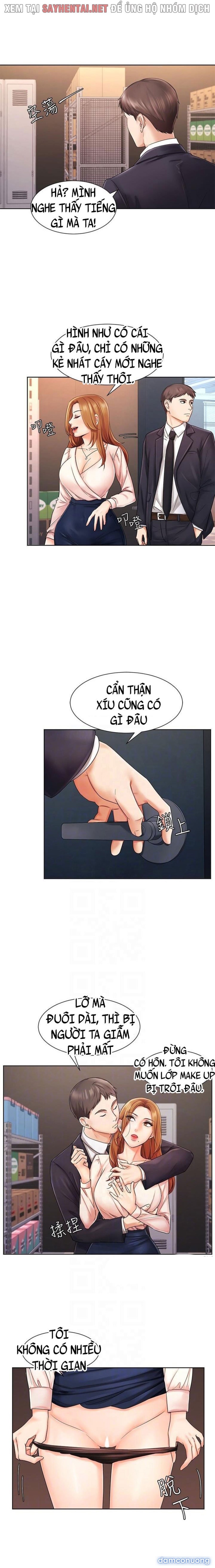 Nữ Nhân Viên Đắt Hàng 