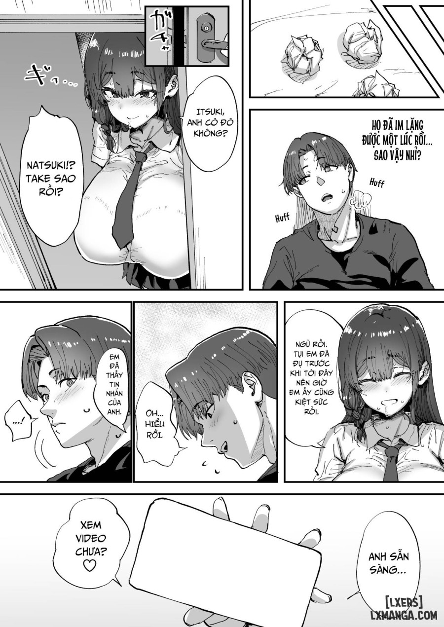Shiranai Onee-san ga Bokura no Himitsu Kichi ni Yattekita! 