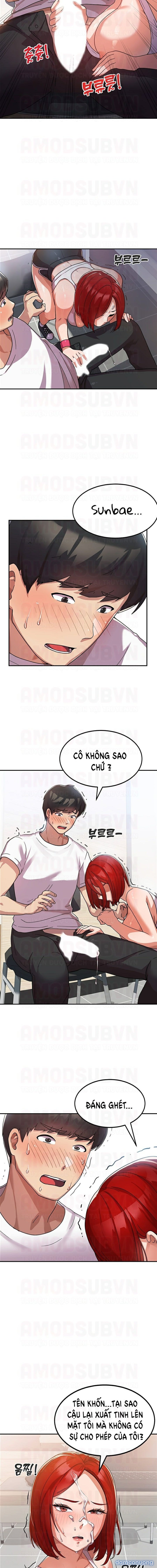 Sinh Viên Đại Học Nữ Phục Vụ Trong Quân Đội 