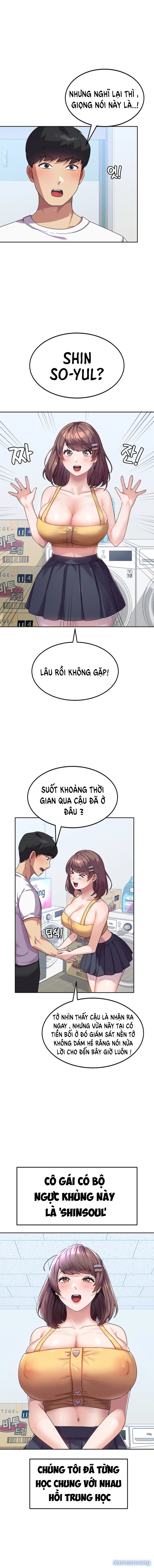 Sinh Viên Đại Học Nữ Phục Vụ Trong Quân Đội 