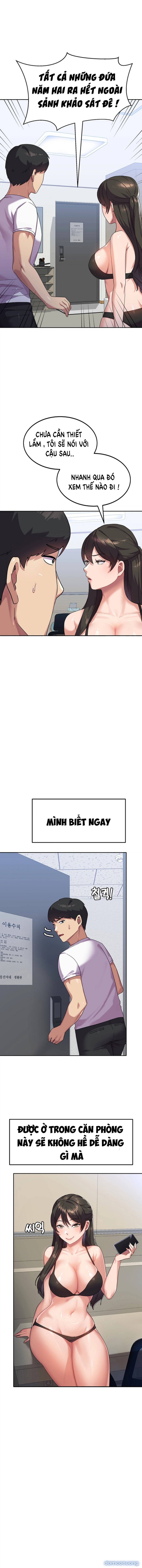 Sinh Viên Đại Học Nữ Phục Vụ Trong Quân Đội 