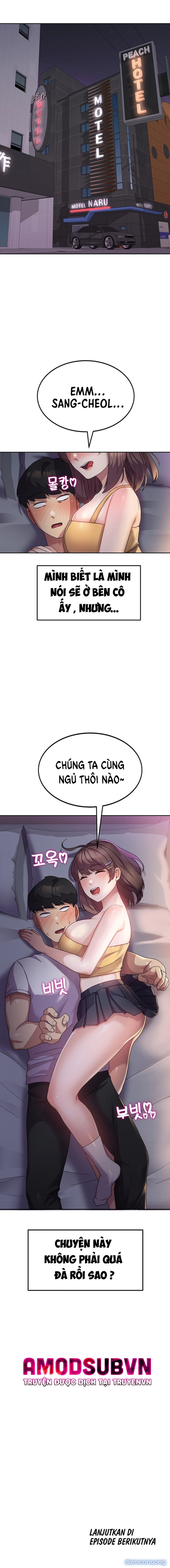 Sinh Viên Đại Học Nữ Phục Vụ Trong Quân Đội 