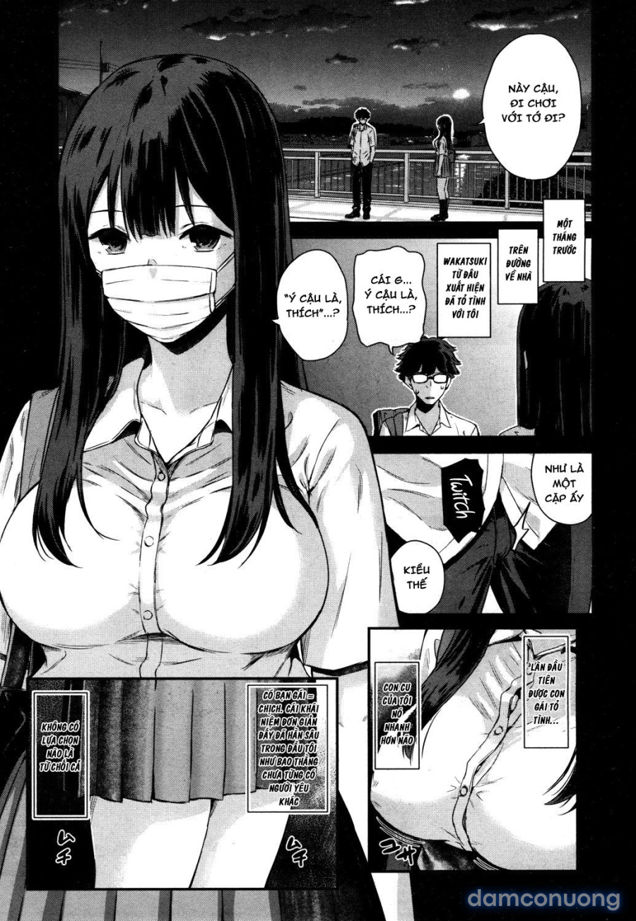 Wakatsuki, cởi khẩu trang ra đi em! 