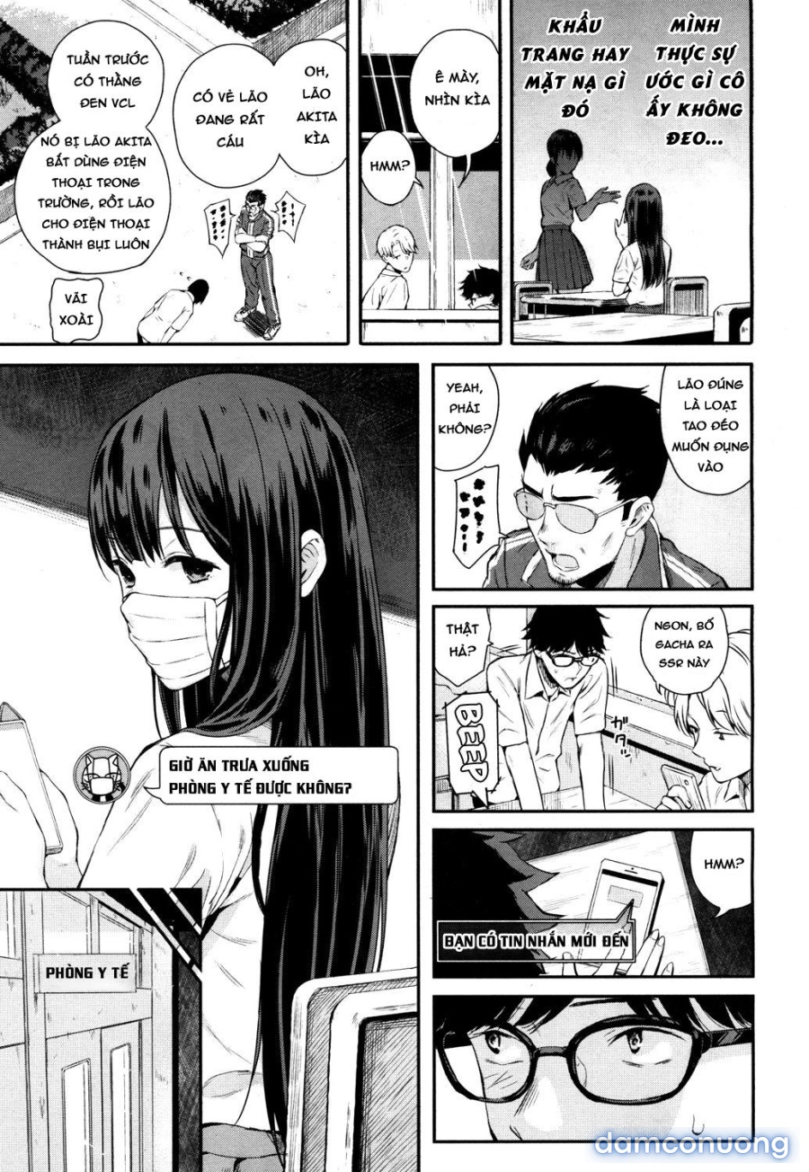 Wakatsuki, cởi khẩu trang ra đi em! 