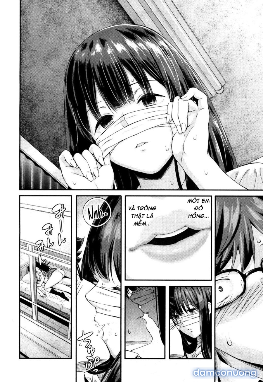 Wakatsuki, cởi khẩu trang ra đi em! 