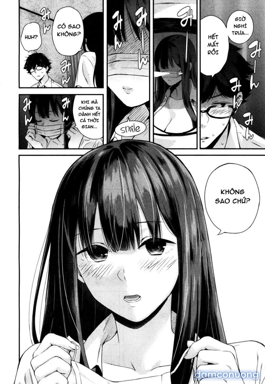 Wakatsuki, cởi khẩu trang ra đi em! 