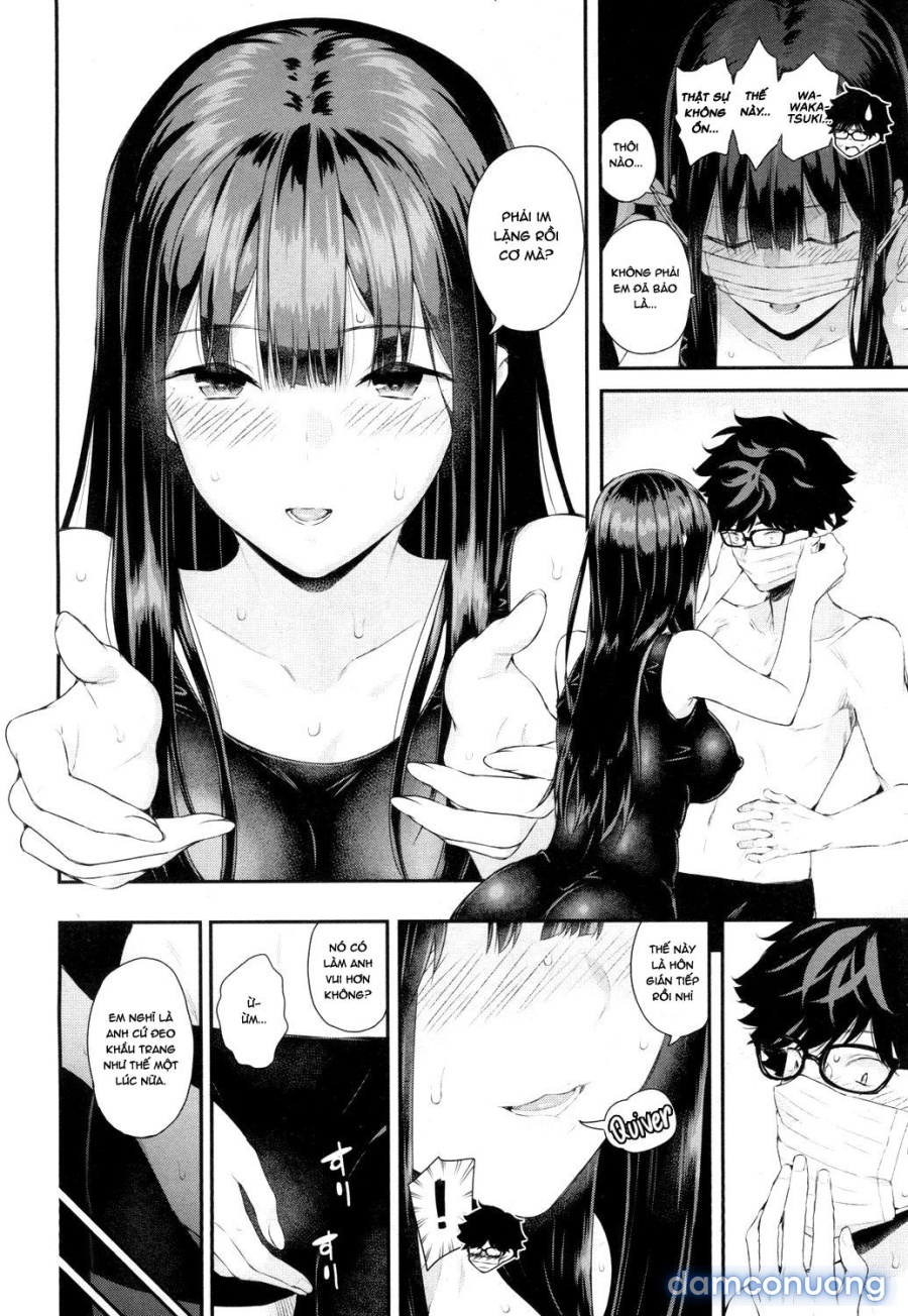 Wakatsuki, cởi khẩu trang ra đi em! 