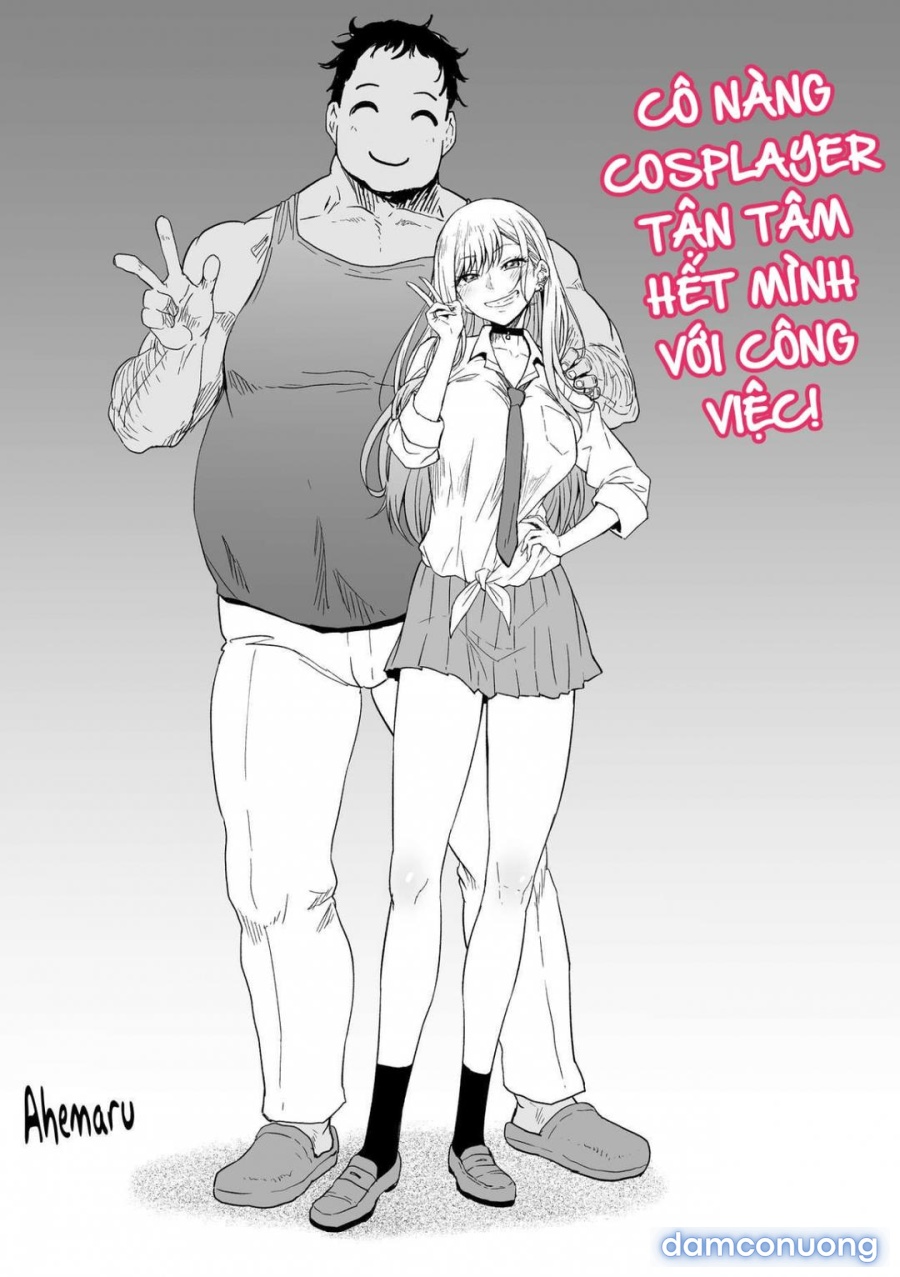 Nàng cosplayer tận tâm với công việc 