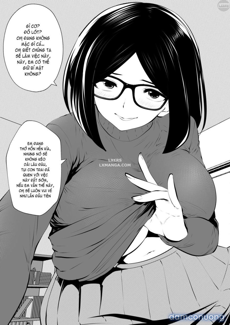 Cô Nàng Kính Gọng Đen 