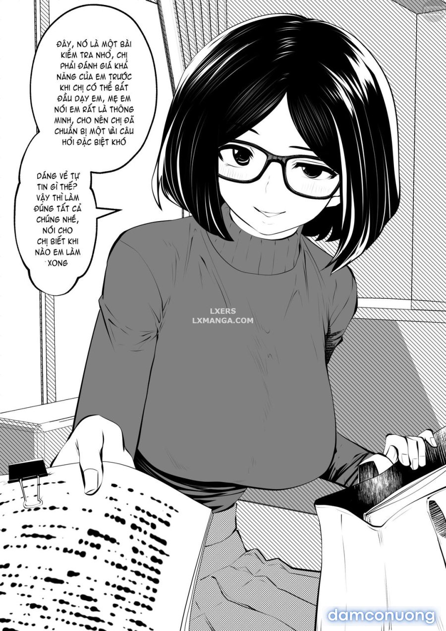 Cô Nàng Kính Gọng Đen 