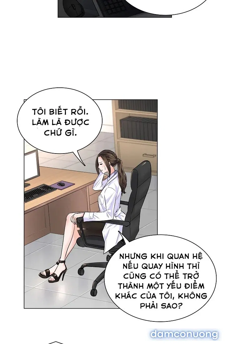 Cô Bác Sĩ Nguy Hiểm 