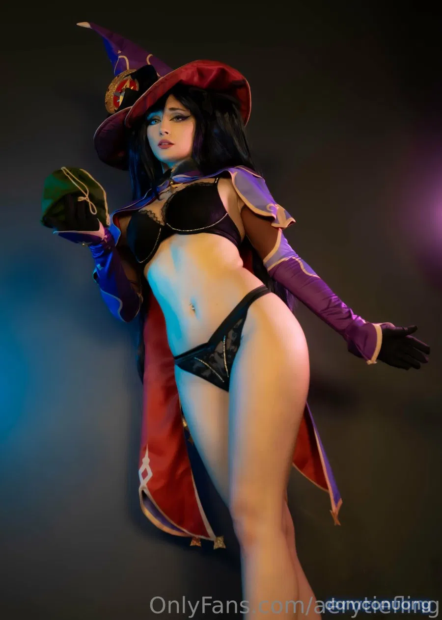 Hình Cosplay 
