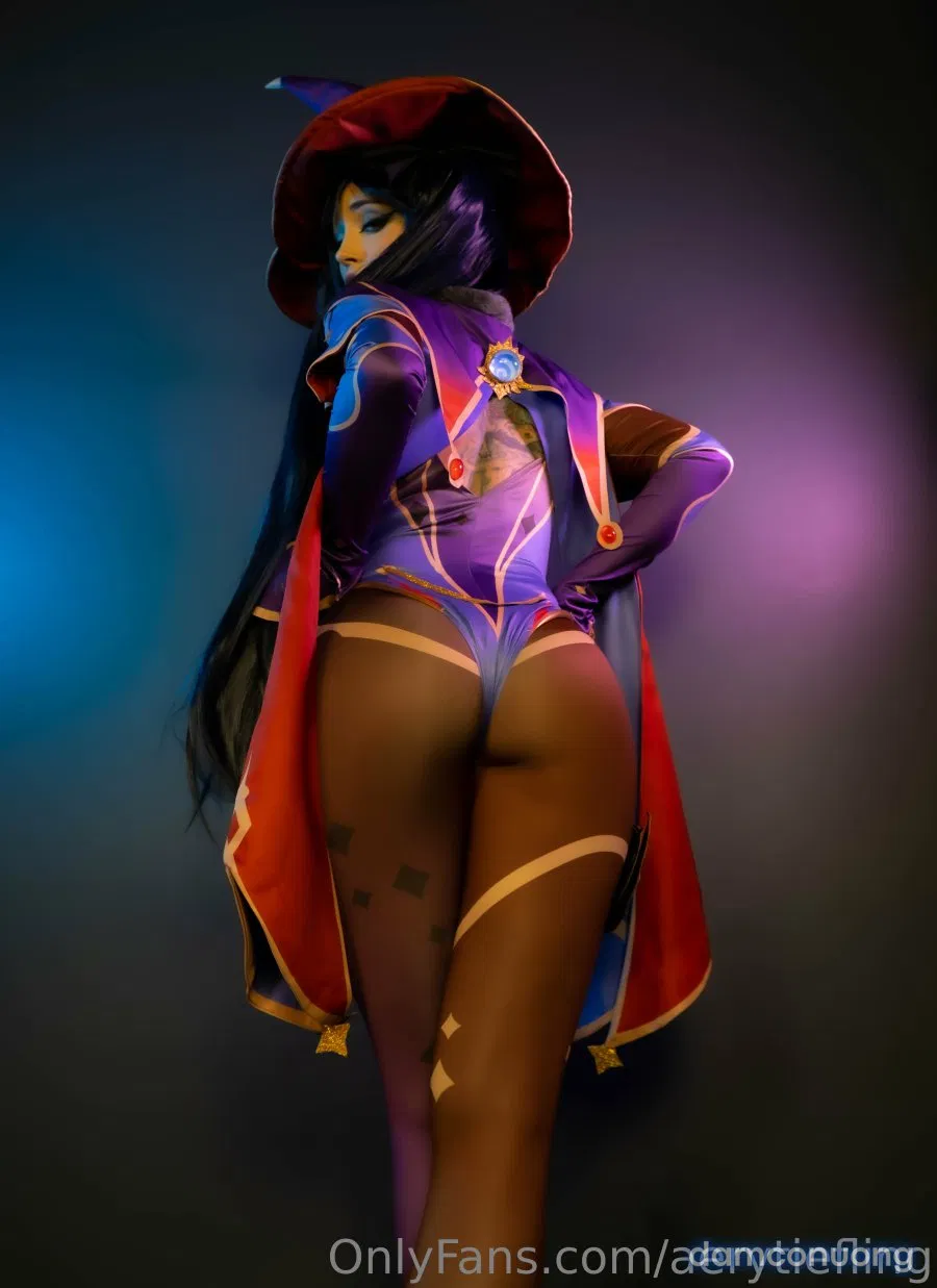 Hình Cosplay 